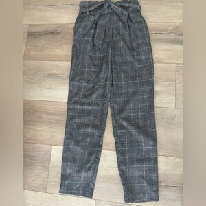 Women’s pleated trouser, size 4